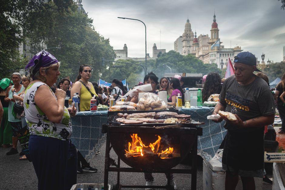 Oppdag Gatemat i Buenos Aires: En Reise Gjennom Smaker og Dufter